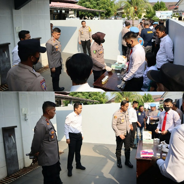 Wakapolres Way Kanan Lakukan Tes Urine Dadakan Anggotanya