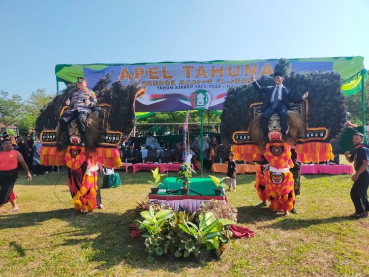 Pondok Modern Al-Furqon Tubaba Gelar Pawai Keragaman