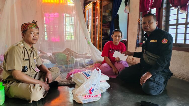 Peduli Sesama, Karang Taruna Mesuji Beri Bantuan Sembako Warga Korban Kecelakaan Kerja