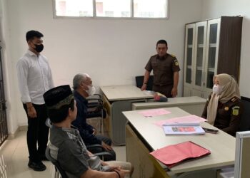 Satnarkoba Polres Pringsewu Limpahkan Tersangka Pengedar Sabu Ke Kejari Pringsewu