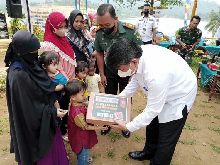 Sambut HUT TNI, Kodim 0424/TGM & Pemkab Pringsewu Gelar Bakti Sosial