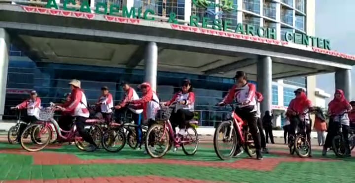 GOWES SEMARAKAN HUT APWI