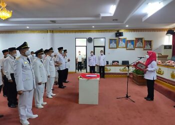 Bupati Tanggamus Lantik 21 Administrator III/a dan Camat