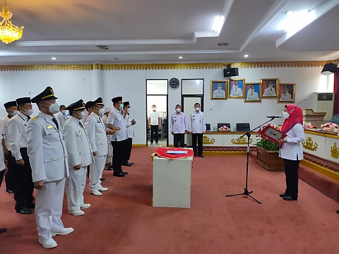 Bupati Tanggamus Lantik 21 Administrator III/a dan Camat
