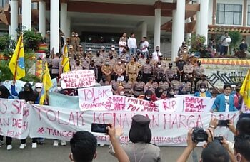 Sekda Tanggamus Minta Elemen Mahasiswa Kawal Distribusi Bansos agar Tepat Sasaran