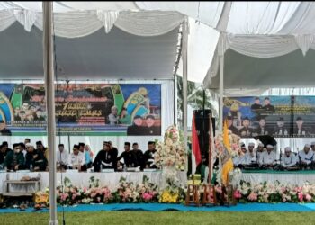 Al Habib Abdurrahman Pimpin Sholawat Akbar, 1 Abad PSHT Emas