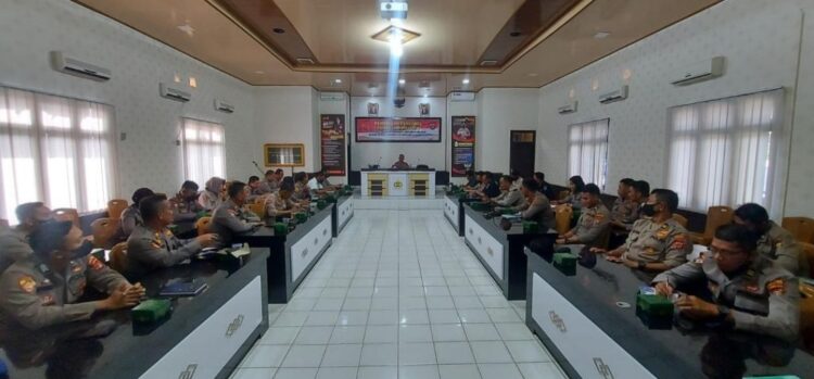 Cegah Prilaku Menyimpang, Polres Lampura Lakukan Pembinaan Kepada Anggota