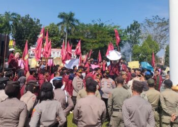 Gelar Aksi, Mahasiswa Di Lampura Tolak Kenaikan Harga BBM