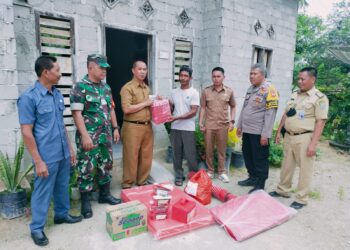 Akibat Puting Beliung, 3 Warga Kampung Tanjung Sari Dapat Bantuan Sosial