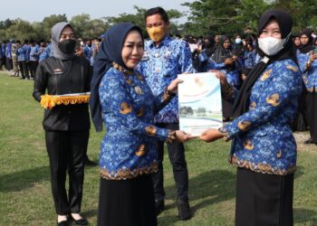 Pj.Bupati Resmi Serahkan 486 SK PPPK Guru di Tubaba