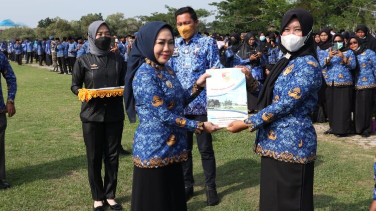 Pj.Bupati Resmi Serahkan 486 SK PPPK Guru di Tubaba