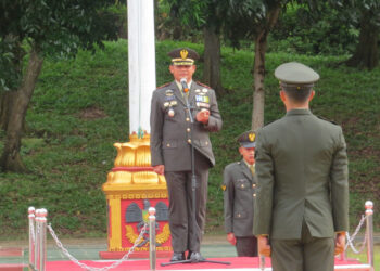 Puncak HUT TNI ke 77, Kodim 0421/LS selenggarakan upacara dan kegiatan sosial.