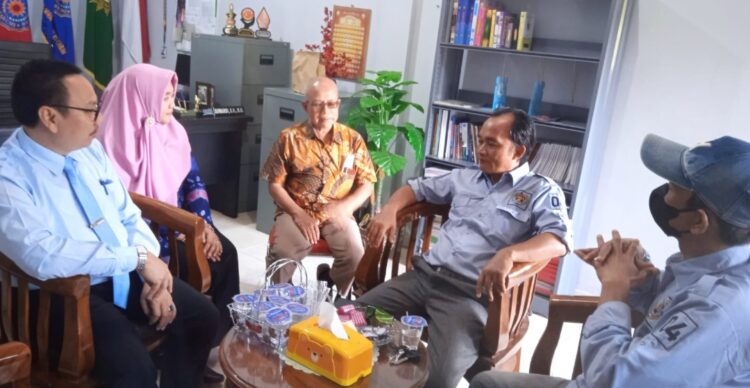 Anggota PWI Lampura, Jadi Dosen Tamu Di UMKO
