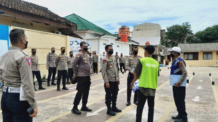 Kapolda Lampung Sidak Pelayanan SIM Di Polres Pringsewu
