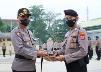 Kapolres Pringsewu Pimpin Apel Pemberian Penghargaan Dan Pembukaan Latja Siswa Bintara Polri