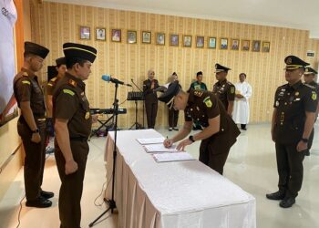 Kejaksaan Negeri (Kejari) Pringsewu Gelar Pelantikan dan Serah Terima Jabatan Tiga Kepala Seksi