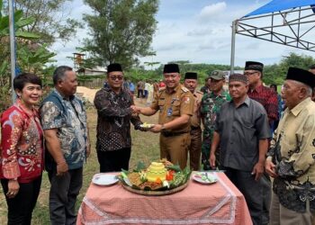 Peletakan Batu Pertama, Kantor Pemerintah Tiyuh Mekar Asri Dibangun Swadaya
