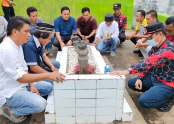 Sebelum Bangun Kantor, Pengurus PWI Ziarah Makam Leluhur Mesuji