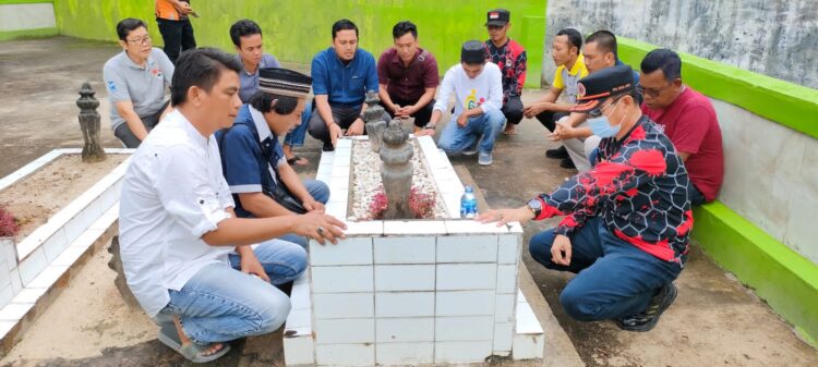 Sebelum Bangun Kantor, Pengurus PWI Ziarah Makam Leluhur Mesuji