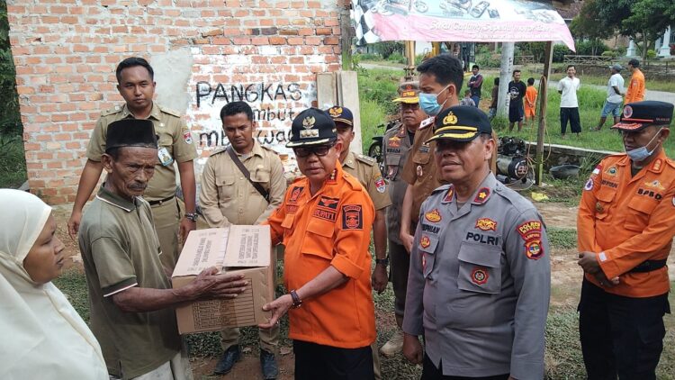 Semangat Gotong-Royong Warganya Rendah, Sulpakar Tegur Kades Aji Jaya