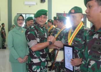 14 Anggota Pindah satuan dan Wisuda Purnawira Ba/Ta, dilepas Dandim 0421/LS