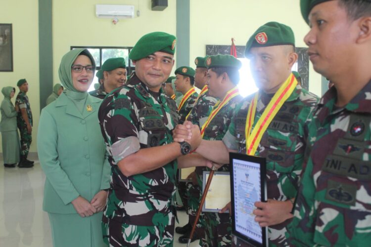 14 Anggota Pindah satuan dan Wisuda Purnawira Ba/Ta, dilepas Dandim 0421/LS