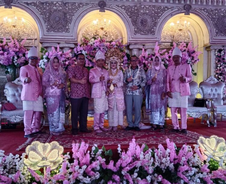 Sulpakar Hadiri Resepsi Pernikahan Putra Plt Ketua Apdesi Mesuji