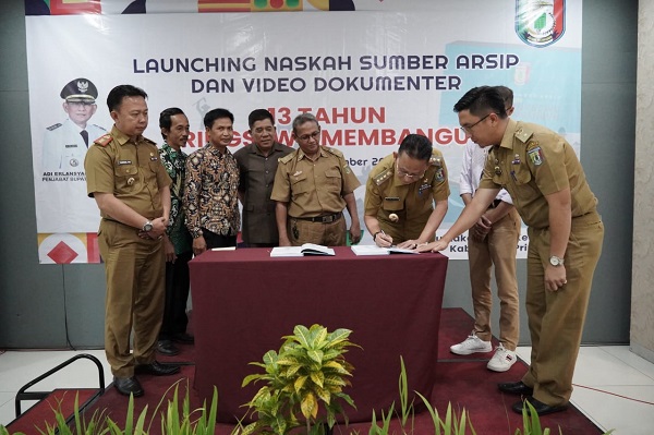 Adi Erlansyah Launching Naskah Sumber Arsip & Video Dokumenter 13 Tahun Pringsewu Membangun