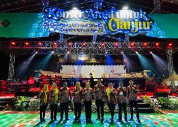 Zaidirina dan Sofiyan Nur Terima Penghargaan Mendes PDTT