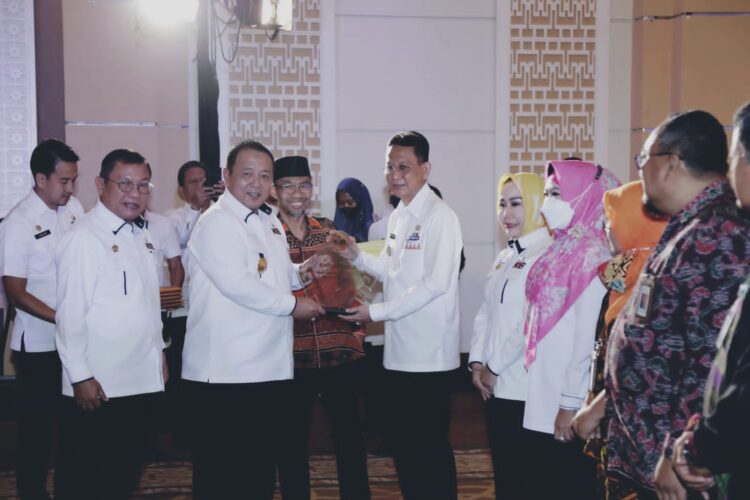Terbaik Dalam Implementasi Kartu Petani Berjaya, Pringsewu Raih KPB Award 2022