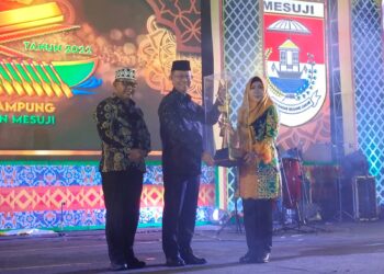 Sekdaprov Fahrizal Menutup MTQ Ke-49 di Kabupaten Mesuji