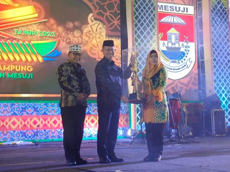 Sekdaprov Fahrizal Menutup MTQ Ke-49 di Kabupaten Mesuji