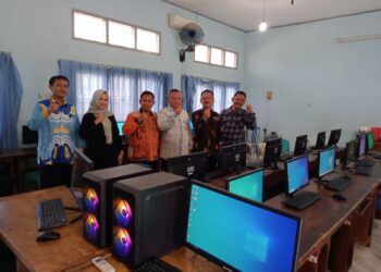 Maksimalkan KBM, 27 Unit Komputer Rakitan Siswa SMK N 2 Terbanggibesar Siap Digunakan