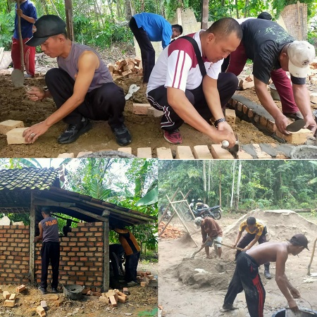 Hore Nenek Endip Dapat Bantuan Bedah Rumah Dari Kapolres Way Kanan