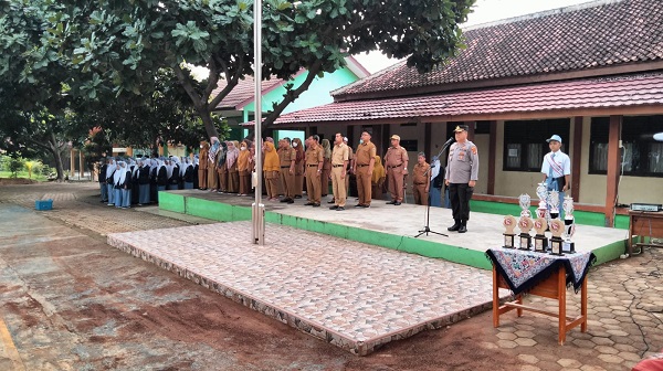 Cegah Kenakalan Remaja, Kapolsek Pringsewu Kota Edukasi di SMAN 2 Pringsewu