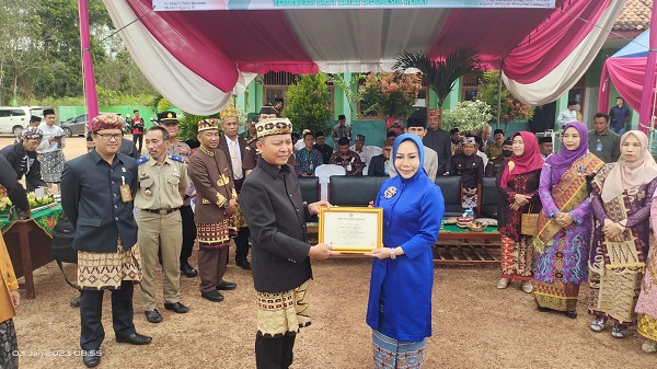 Kemenag Salurkan Berbagai Penghargaan dan Sertifikasi Pada Acara HAB ke 77 di Tubaba