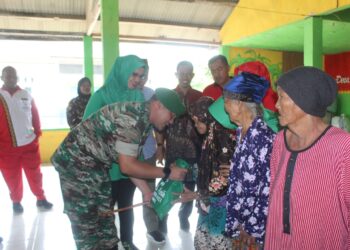Jumat Berbagi, Kodim 0421/Lamsel salurkan batuan untuk warga kurang mampu.