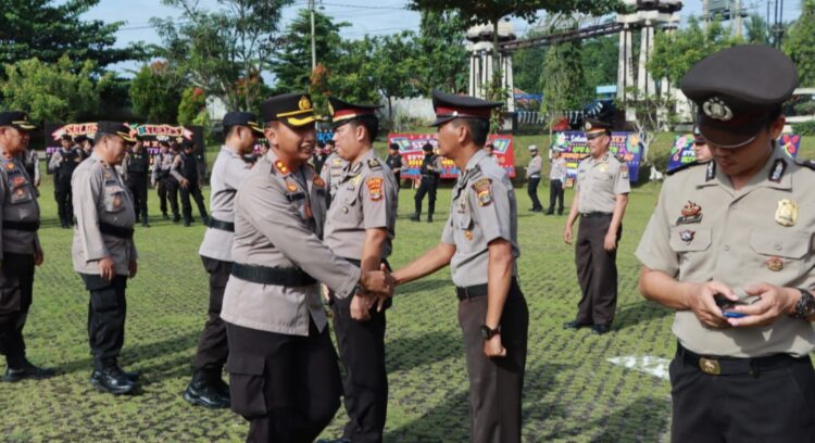 Tujuh PAMA Dan Puluhun Brigadir Di Polres Lampura Mendapat Kenaikan Pangkat