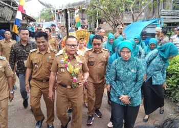 Kunjungi Desa Tua, Ini Janji Sulpakar