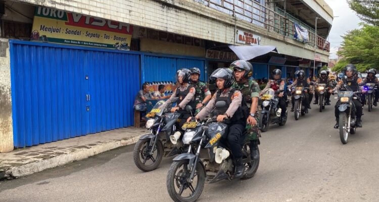 Jaga Kamtibmas, Polres Bersama Kodim 0412 Lampura Gelar Patroli Bersama