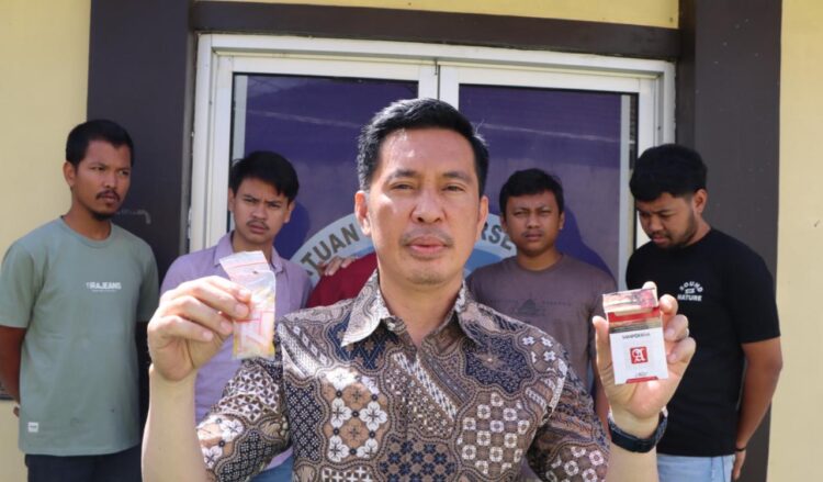 Kebakaran Jenggot Digerebek, Terduga Pengedar Sabu-Sabu Asal Tanggamus Sandera Anak-Istri