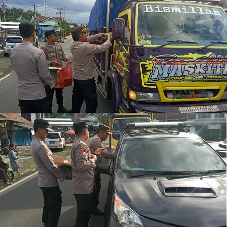 Polres Way Kanan Bagi – Bagi Takjil Gratis di Jalinsum