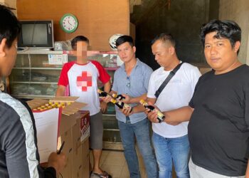 Razia Toko Dan warung Kelontong, Polres Pringsewu Sita Ratusan botol Miras Berbagai Merk