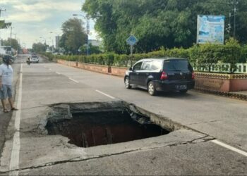 Awas, Hati Hati Jalan RPN Kotabumi Amblas
