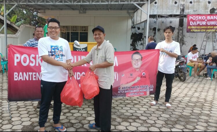 M.Aditya Hafiz Arafat Dirikan posko dapur umum, untuk korban banjir