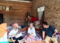 Wujud Peduli Sesama, Pemkab Mesuji Berangkatkan Saini ke Palembang