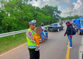 Aksi Heroik Satgas Kamseltibcarlantas Polres Mesuji, Evakuasi Balita Korban Laka Lantas ke Rumah Sakit