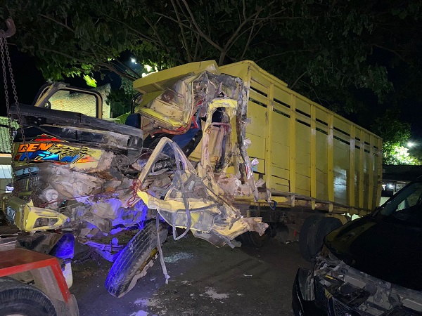 Insiden Kecelakaan Maut di Pringsewu Tewaskan Dua Penumpang Truk