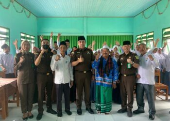 Kejari Mesuji Sosialisasilan Program Jaksa Masuk Pesantren, Beri Penyuluhan Hukum Para Santri
