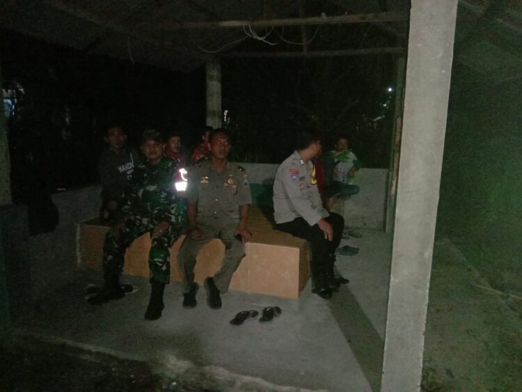 Patroli malam Ramahdan, Babinsa Kodim 0421/Ls Ciptakan rasa aman dan Kondusif